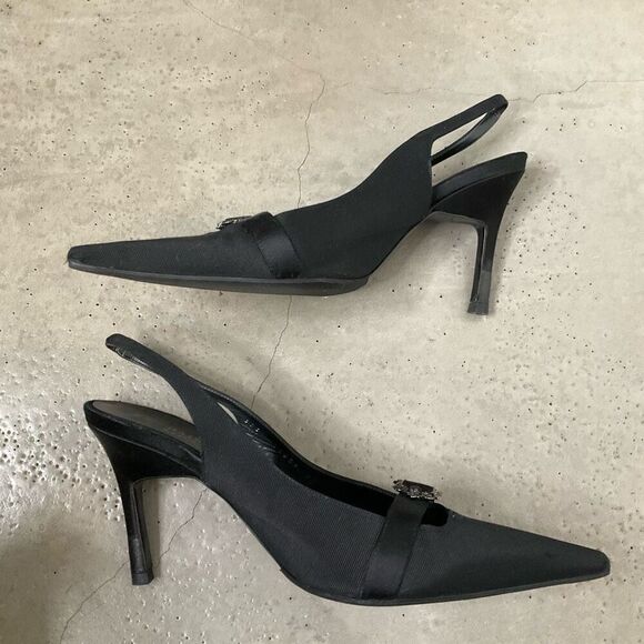 Badgely Mischka Jewel Emblem Slingback Heels - Picture 2 of 10